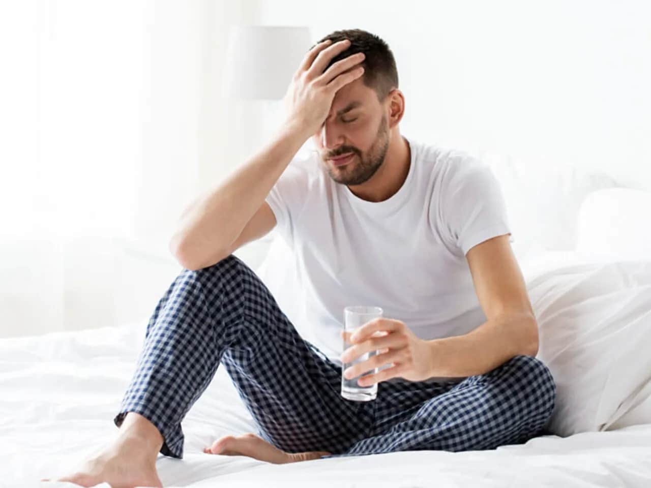 Skuteczne preparaty na kaca: co wybrać i czego unikać?