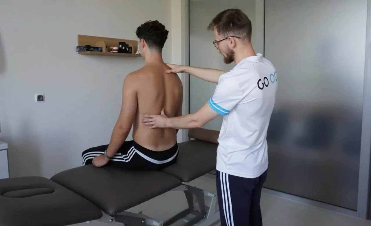 Koniec z bólem pleców? Odkryj sekrety fizjoterapii kręgosłupa